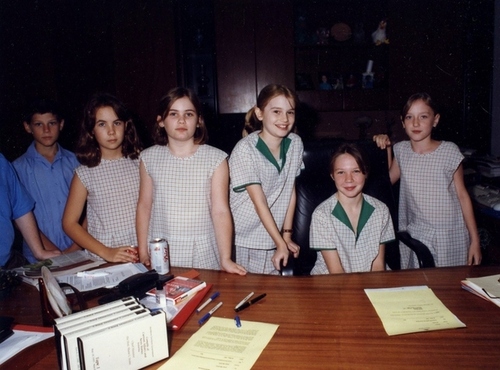 Medium visit to parliament house darwin of st. mary s school group 26 may 1997  4 